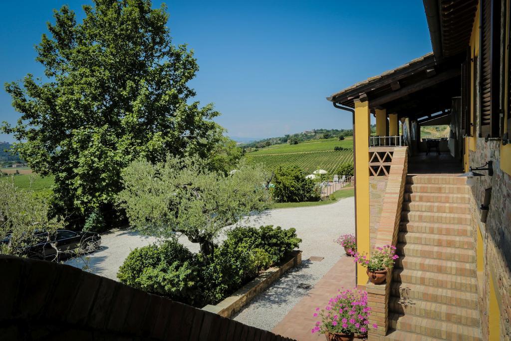 Agriturismo Il Divin Casale Torgiano Bagian luar foto